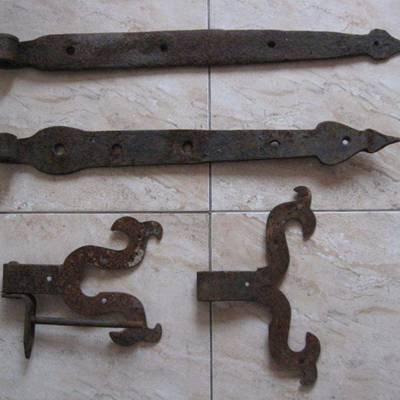 Old hand-wrought hinges 2